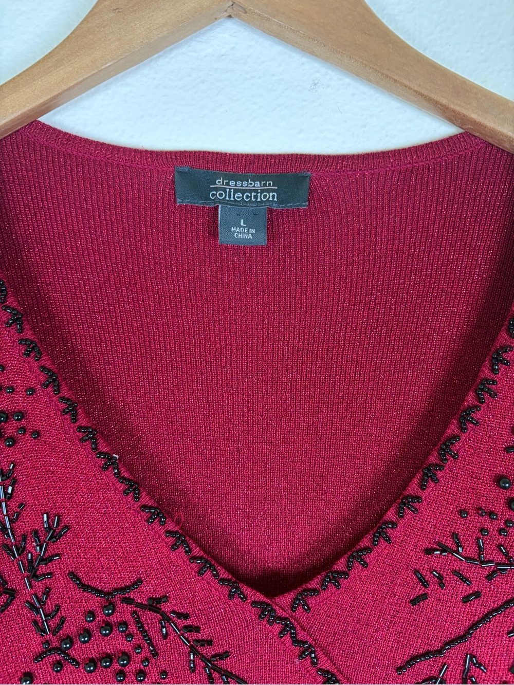 Dressbarn Collection Large Red Black Beaded V-Neck Metallic Sweater - Picture 2 of 11
